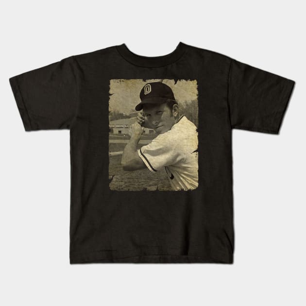 Mike Schmidt in Ohio University baseball Kids T-Shirt by SOEKAMPTI